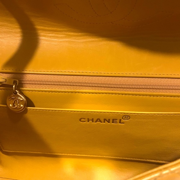 SOLD Chanel Authentic Quilted Flap Leather Clutch - Picture 4 of 13